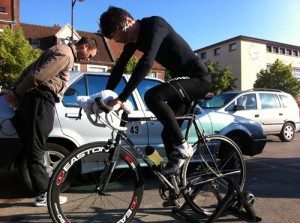 Echauffement avant le contre la montre des Routes de l'Oise