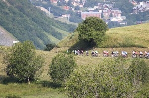 Le peloton de l'Arvand-Villards dans la montagne