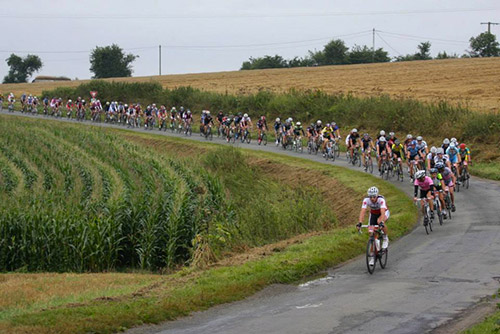 Un gros peloton sur le Chti Bike Tour 2013