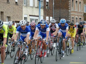 Englué dans le peloton, ça finira au sprint