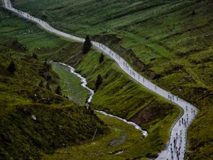 Une montée du Tourmalet dans le froid et la pluie