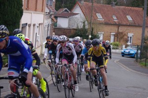 Dans le peloton au départ à Ablain St Nazaire