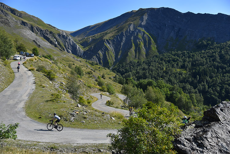 Le magnifique col de Sarenne franchit sur la Haute Route