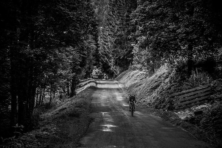 Une descente vertigineuse sur la Haute Route