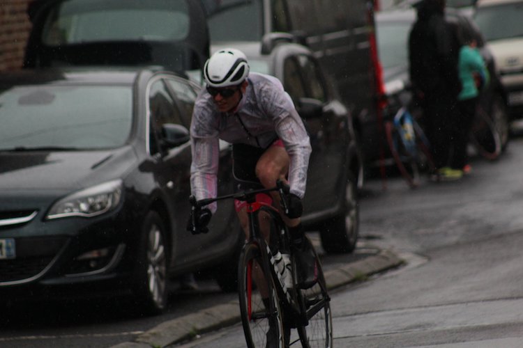 Tentative d'échappée à Gommegnies sous la pluie et dans le froid !