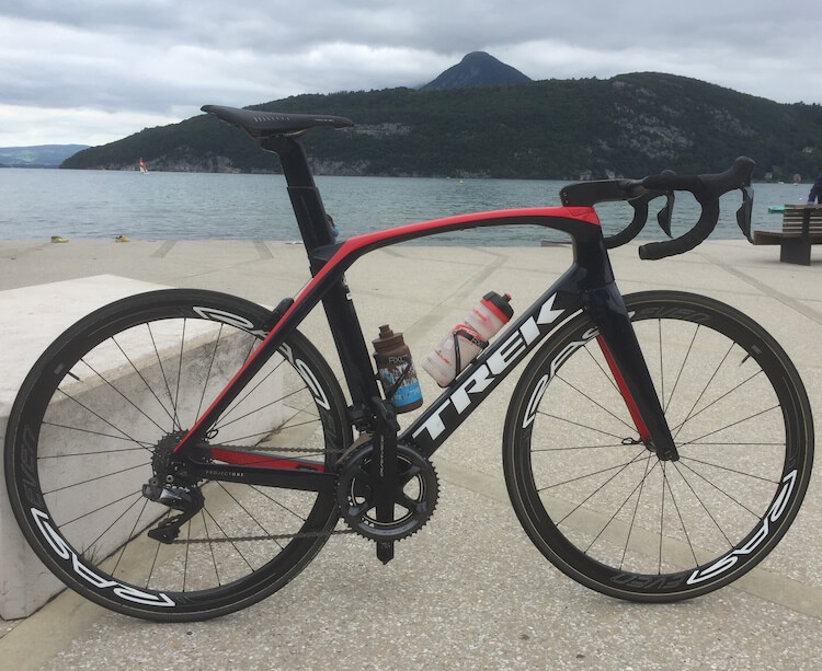 Même en montagne, le Trek Madone SLR se montre efficace