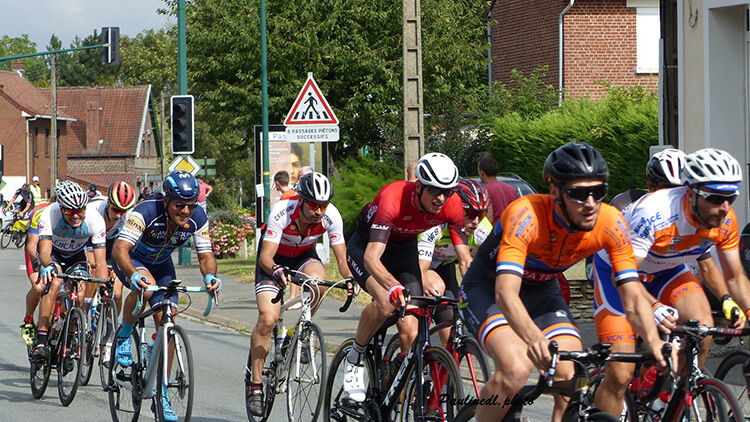 Bien calé dans le peloton à Isbergues, et pourtant je souffrais...